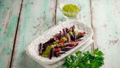 Carote glassate in salsa verde