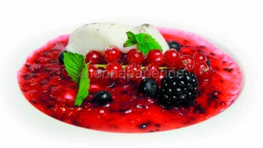 Zuppa di frutti rossi