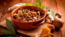 Ricetta semplicissima: Finferli e cremini trifolati Ricetta semplicissima: Finferli e cremini trifolati