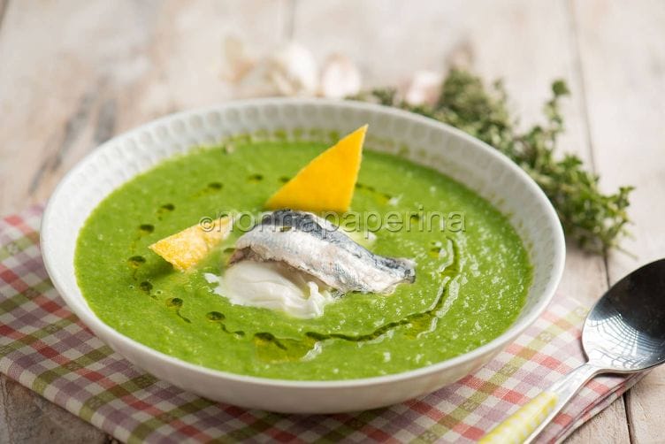 Zuppa di scarola con burrata