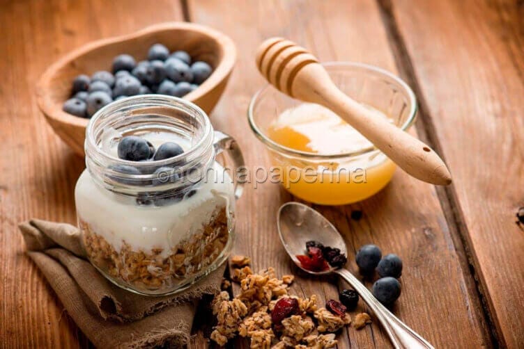 Muesli yogurt e mirtilli