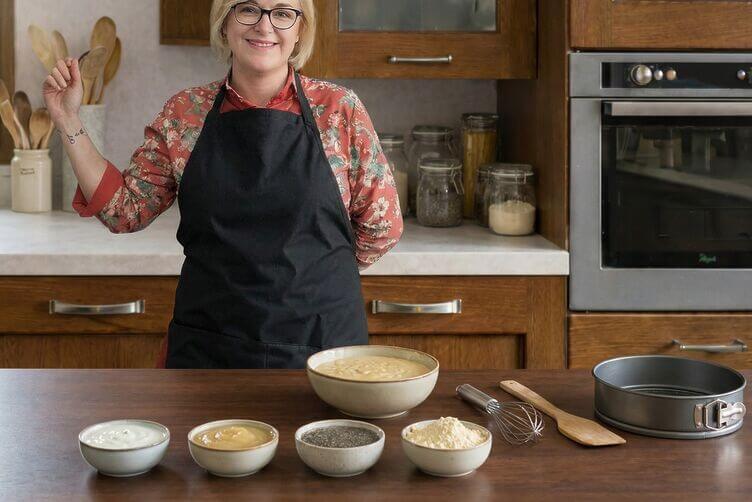 Alternative all’uovo in ciotole pronte per preparare un impasto dolce o salato.