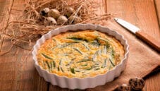 Una gustosa Frittata con fagiolini e uova di quaglia Una gustosa Frittata con fagiolini e uova di quaglia