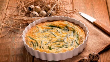 Frittata con fagiolini e uova di quaglia