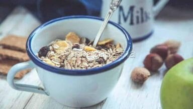 Muesli ai semi di canapa girasole lino e nocciole