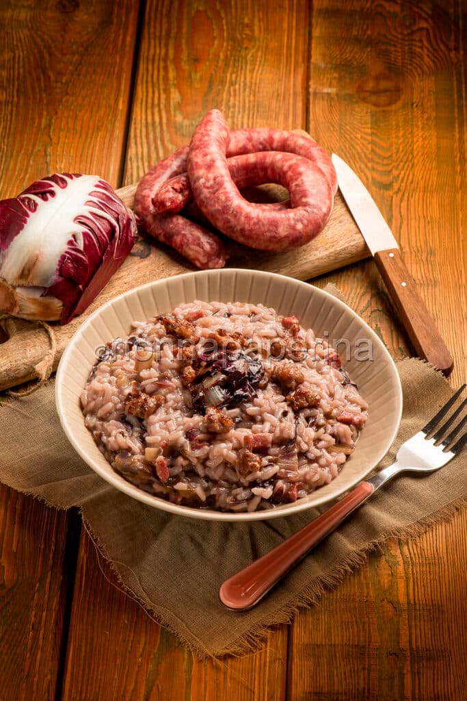 Risotto con luganega e radicchio rosso Risotto con luganega e radicchio rosso