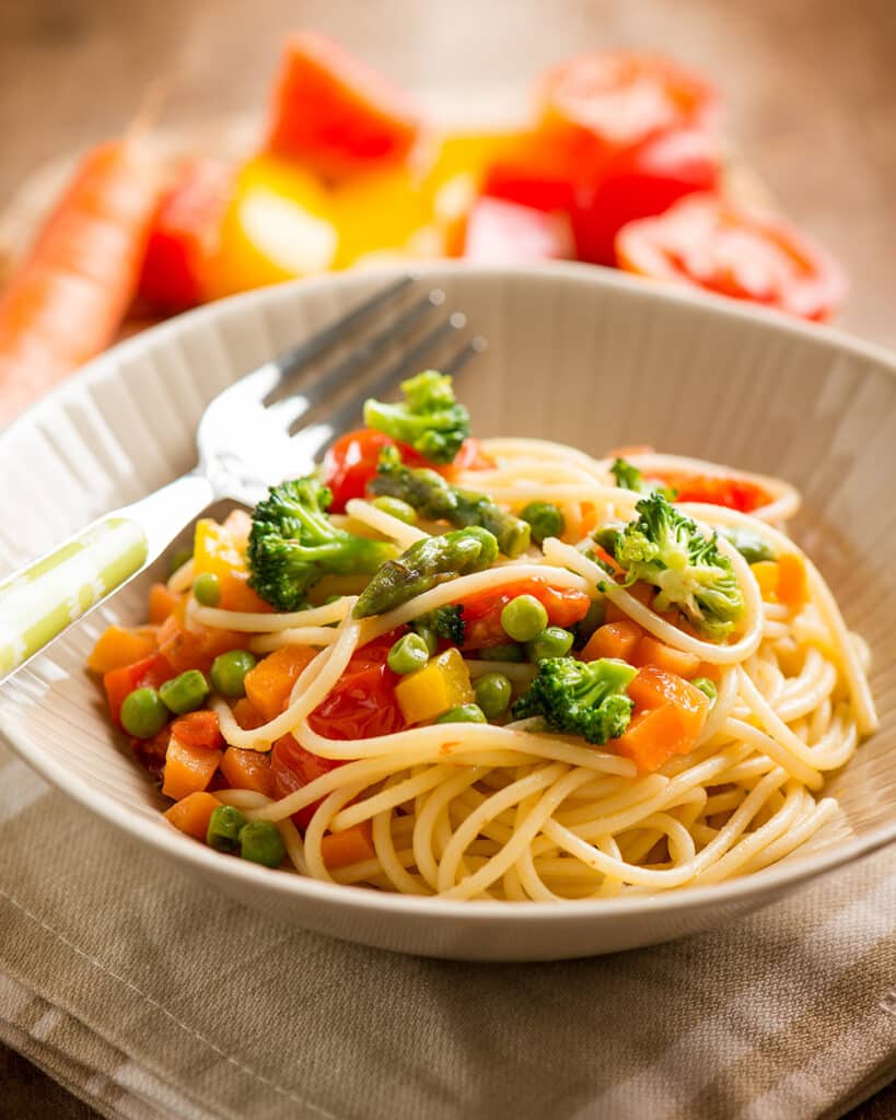 Spaghetti di primavera con verdure
