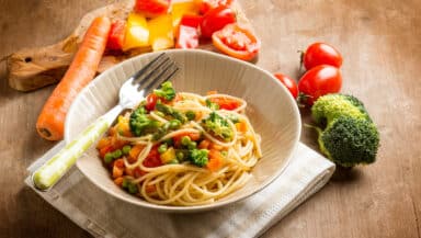 Spaghetti di primavera con verdure