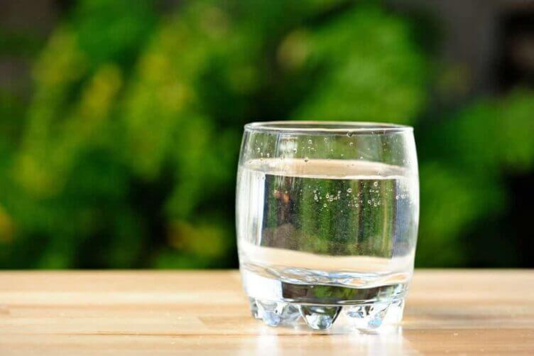 bicchiere d'acqua bicchiere d'acqua