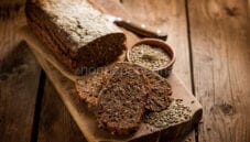Pane nero danese con farina di segale integrale