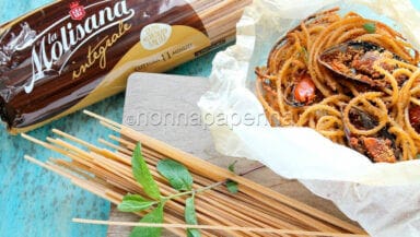 Spaghetti integrali alle cozze in cartoccio