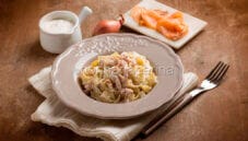 Tagliatelle al salmone, un piatto salutare Tagliatelle al salmone, un piatto salutare