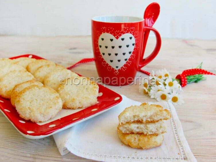 Biscotti al cocco con orzo