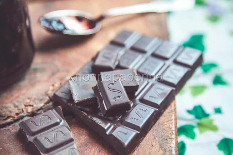 Intolleranza al cioccolato, quali sono i sintomi e le cure cioccolato