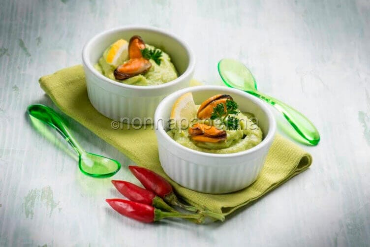 Avocado con cozze Avocado con cozze