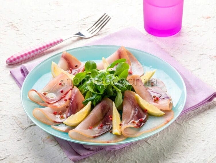 Carpaccio di pesce spada al pepe rosa