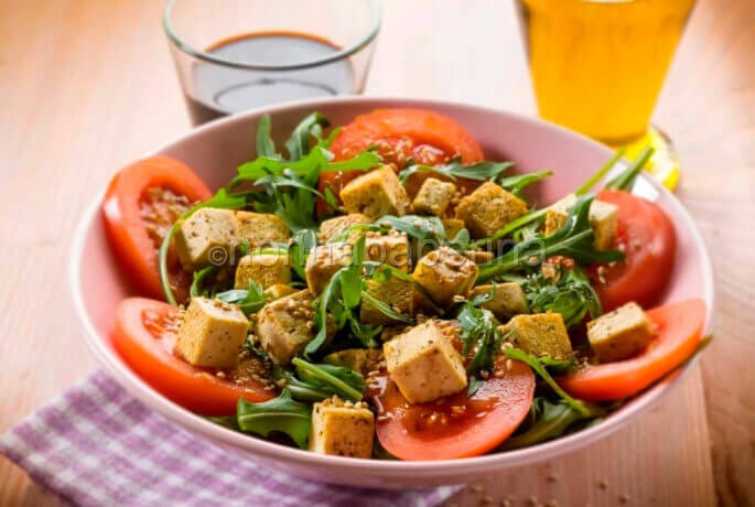 Insalata di tofu: gusto e leggerezza in una ricetta unica