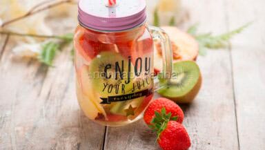 Acqua aromatizzata alle fragole