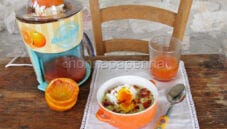 Porridge di miglio con uovo e spremuta d’arancia