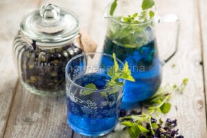 acqua aromatizzata con malva e melissa