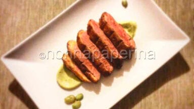 Petto di anatra su crema di fave