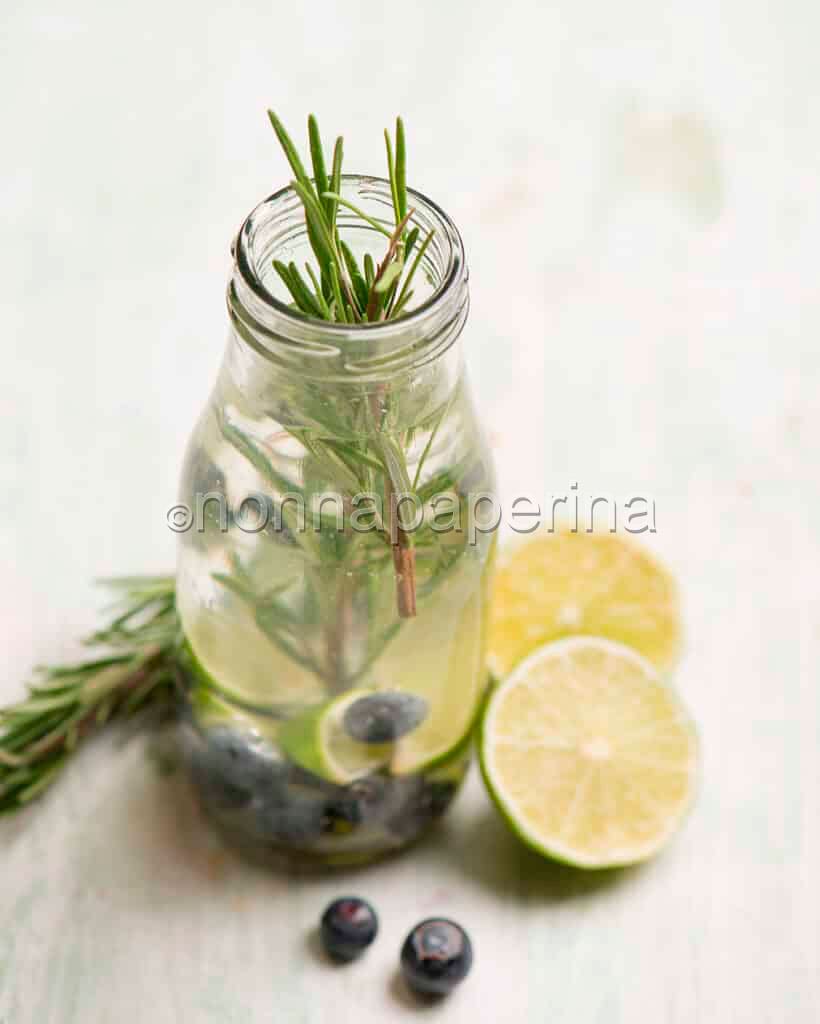 Acqua aromatizzata ai mirtilli 