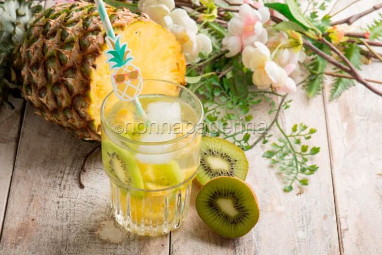 Acqua aromatizzata kiwi e ananas