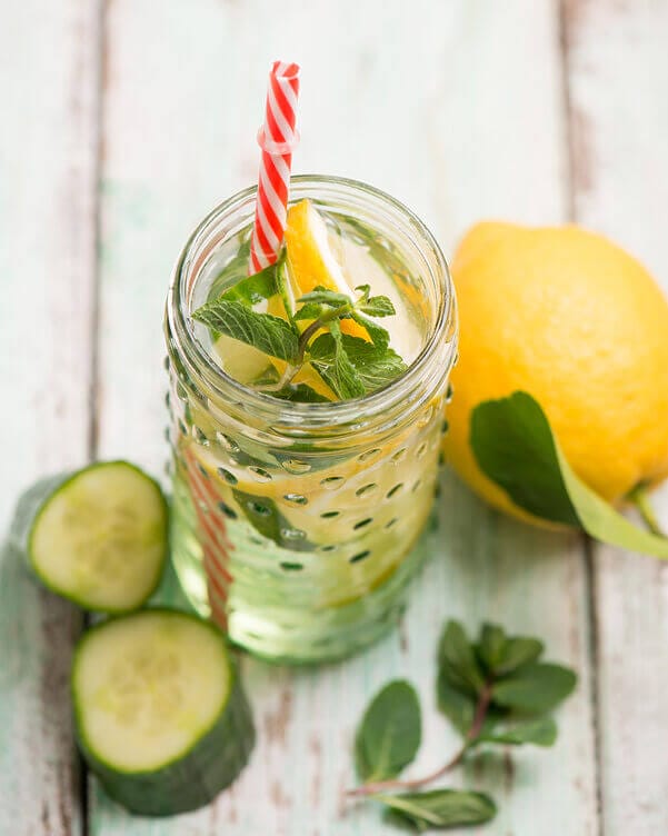 Acqua detox cetriolo e aloe Acqua detox cetriolo e aloe