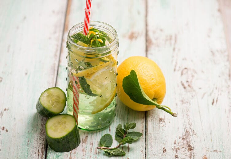 Acqua detox cetriolo e aloe