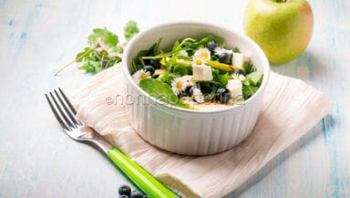 Insalata di mirtilli e feta