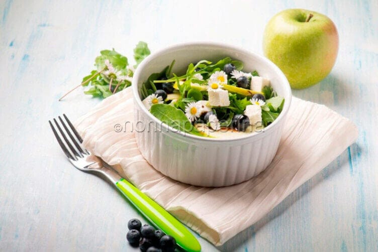 Insalata di mirtilli e feta