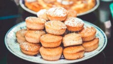 muffin con confettura alle pesche