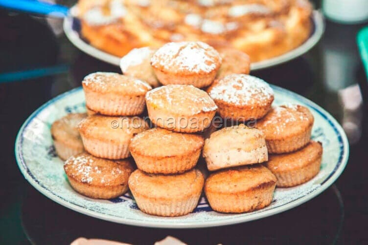 muffin con confettura alle pesche