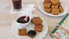 Quadrotti al grano saraceno e mandorle, davvero salutari