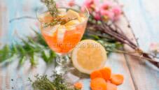 Acqua aromatizzata alla carota, limone e timo