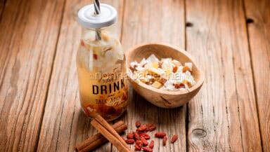 acqua aromatizzata alla frutta secca