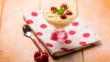 Coppette al cocco con lamponi