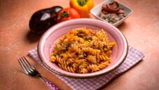 Fusilli con melanzane e acciughe: Una ricetta veloce