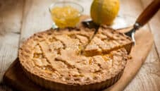 Crostata di quinoa con composta di ananas e zenzero Crostata di quinoa con composta di ananas e zenzero
