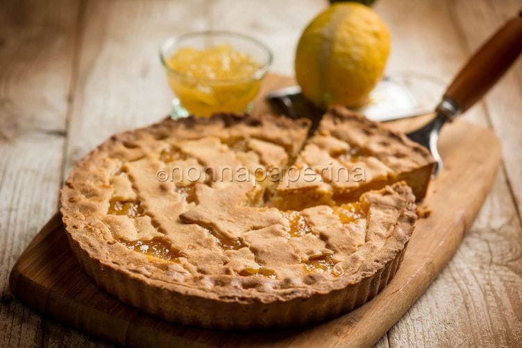 Crostata di quinoa con composta di ananas