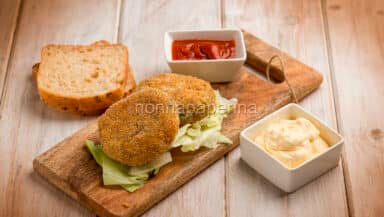 Hamburger con quinoa bianca e rossa