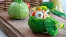 Zucchine ripiene con panzanella, una ricetta unica