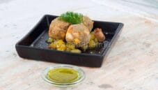 Polpette di canapa con gamberi e chutney