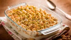 Tiramisu con mango e amaretti