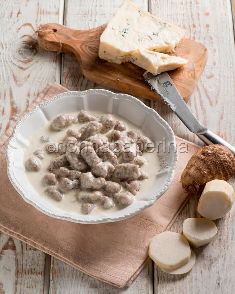 gnocchi di taro e grano saraceno gnocchi di taro e grano saraceno