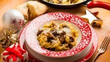 Ravioli ai porcini con Castelmagno e pinoli