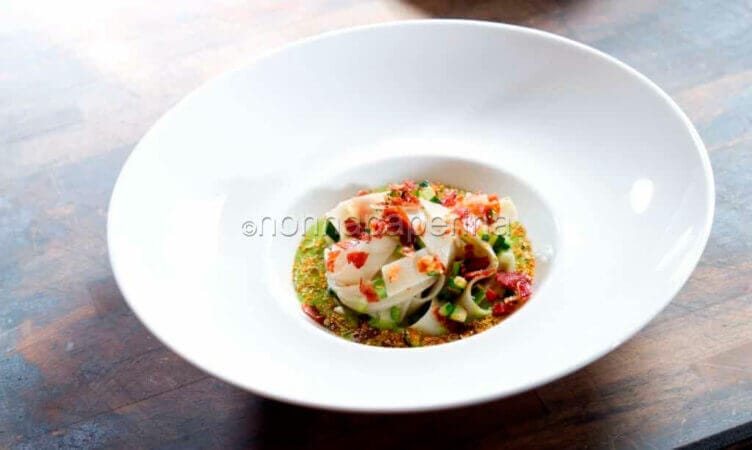 pappardelle-riso-e-quinoa-con-zucchine-e-crudo pappardelle-riso-e-quinoa-con-zucchine-e-crudo