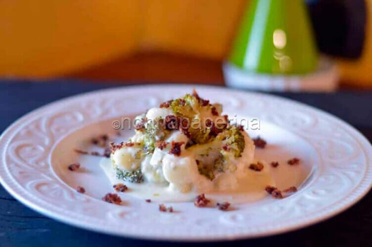 Gnocchi con broccoletti e briciole di pancetta