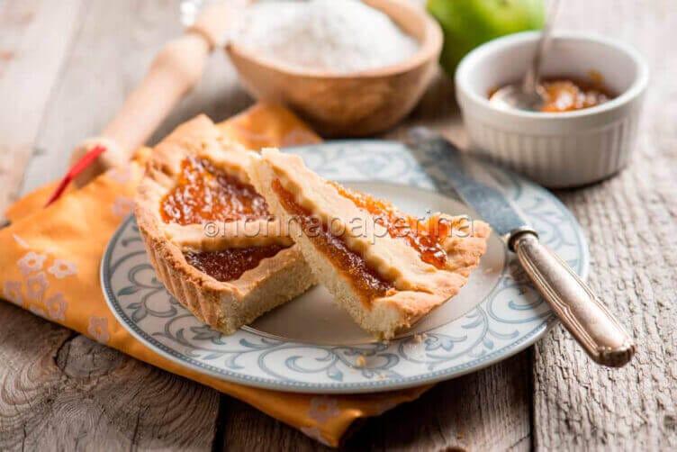 Crostata con marmellata di bergamotto Crostata con marmellata di bergamotto