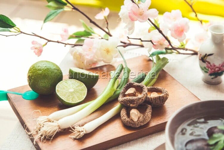 Spaghetti di soia in brodo di pollo Spaghetti di soia in brodo di pollo